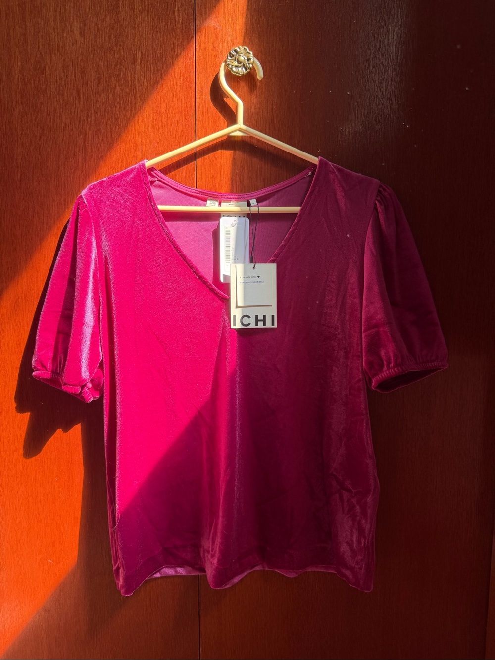 ICHI Magenta Velvet V-Neck Short Sleeve Top
